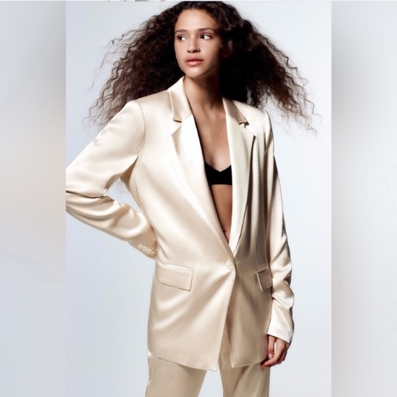 Zara Women's Cream Satin Ruched Sleeve Blazer NWT XS Mango Bloggers Favorite - Picture 10 of 16